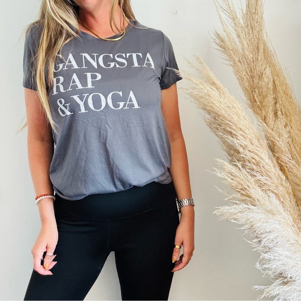 ZOE LIV Charcoal Grey Gray Screen Print Gangsta Rap Yoga White Tee Shirt Top L